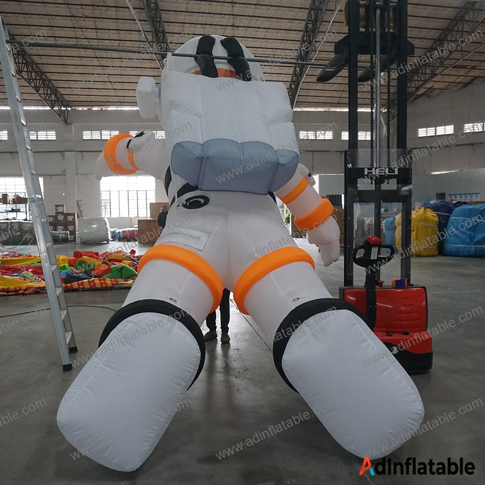 GCar-067 Inflatable Astronaut - view 3